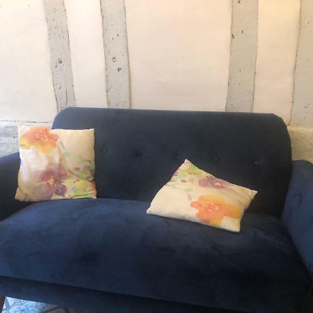 Lylylodge Rouen Bagian luar foto